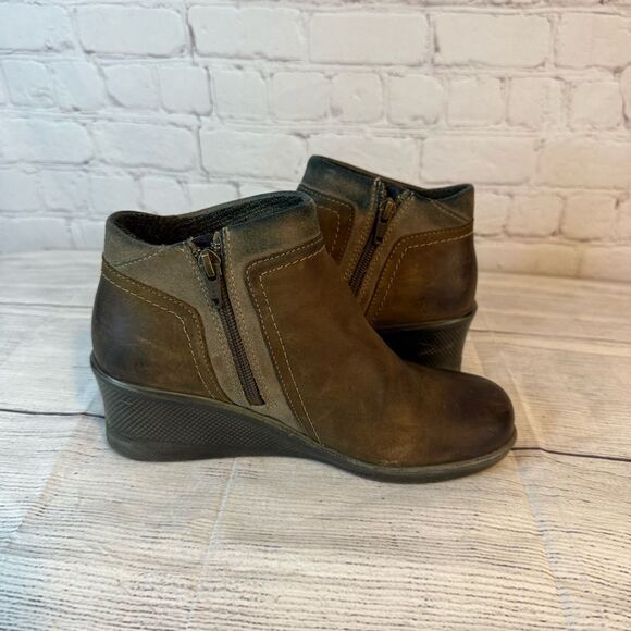 Keen Brown Wedge Ankle Boots - Picture 6 of 9